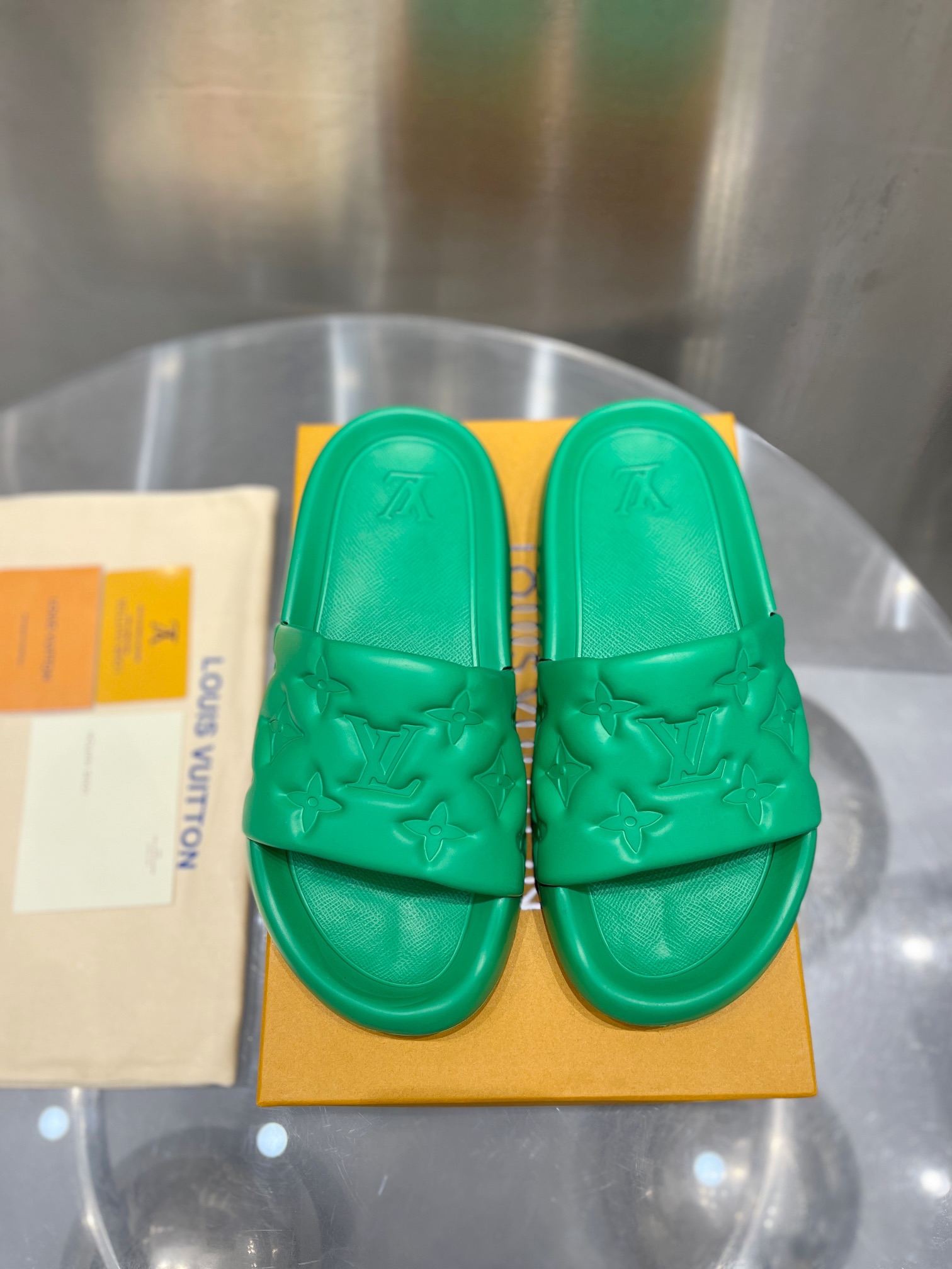 LV Waterfront Mule 1A9FKO